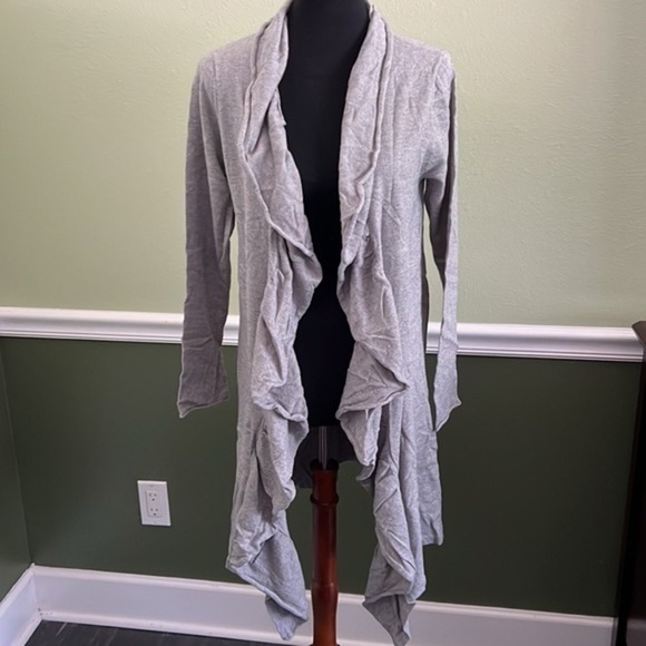 Lane Bryant long grey open front sweater ruffles size 22/24 - Picture 8 of 8